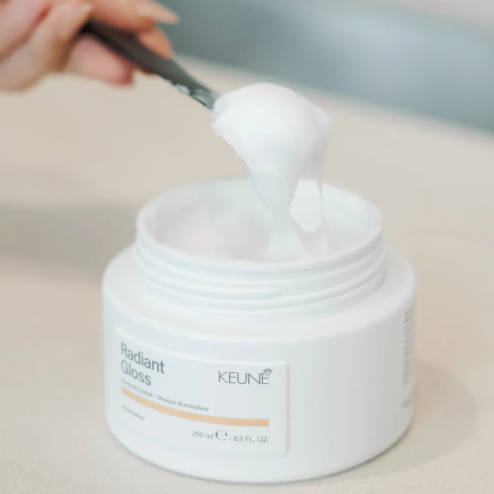 KEUNE Care Radiant Gloss Mask 250ml - Маска для посилення блиску тьмяного волосся - фото №2 KEUNE Care Radiant Gloss Mask 250ml - Маска для посилення блиску тьмяного волосся - фото №2